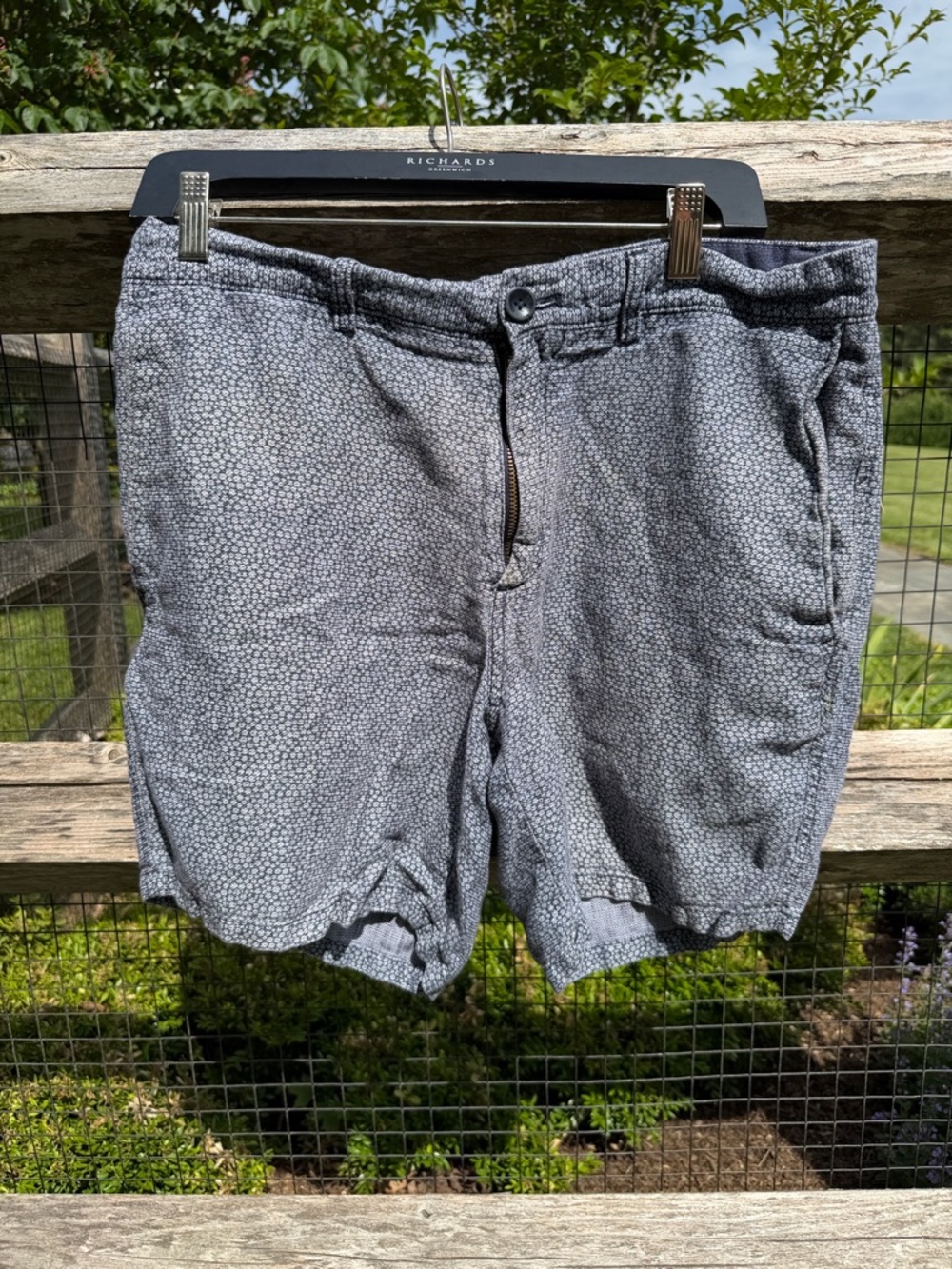 Banana Republic Gray Patterned Men's Flat Front Shorts